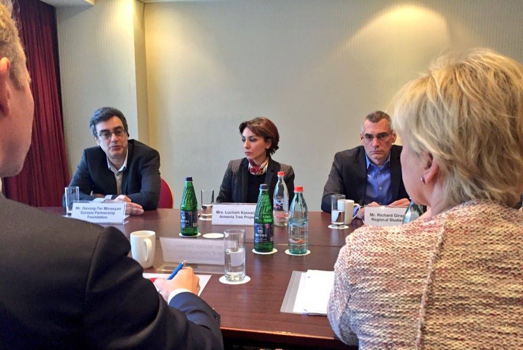 RSC DIRECTOR MEETS WITH VISITING SWEDISH FOREIGN MINISTER